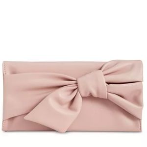 💞INC Bowah Hands Through Clutch💞